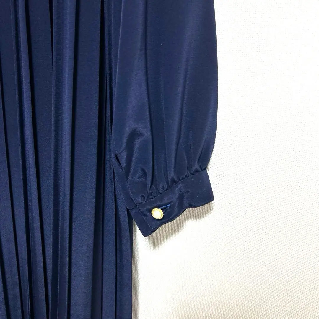 ✨Beautiful condition✨Chalet Blanc Navy Pleated Dress Size [F]