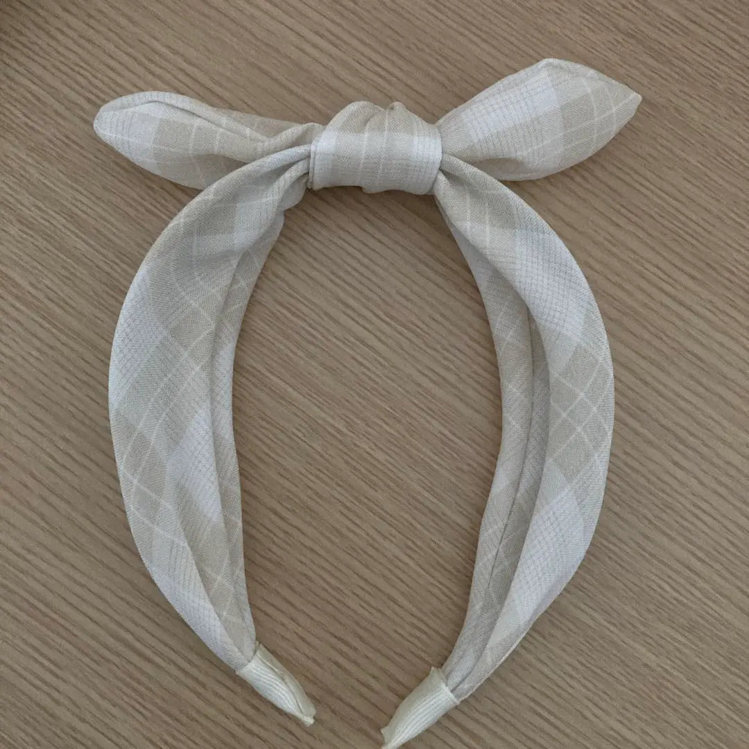 Price reduction, disposal, birthday, girls, beige headband with ribbon