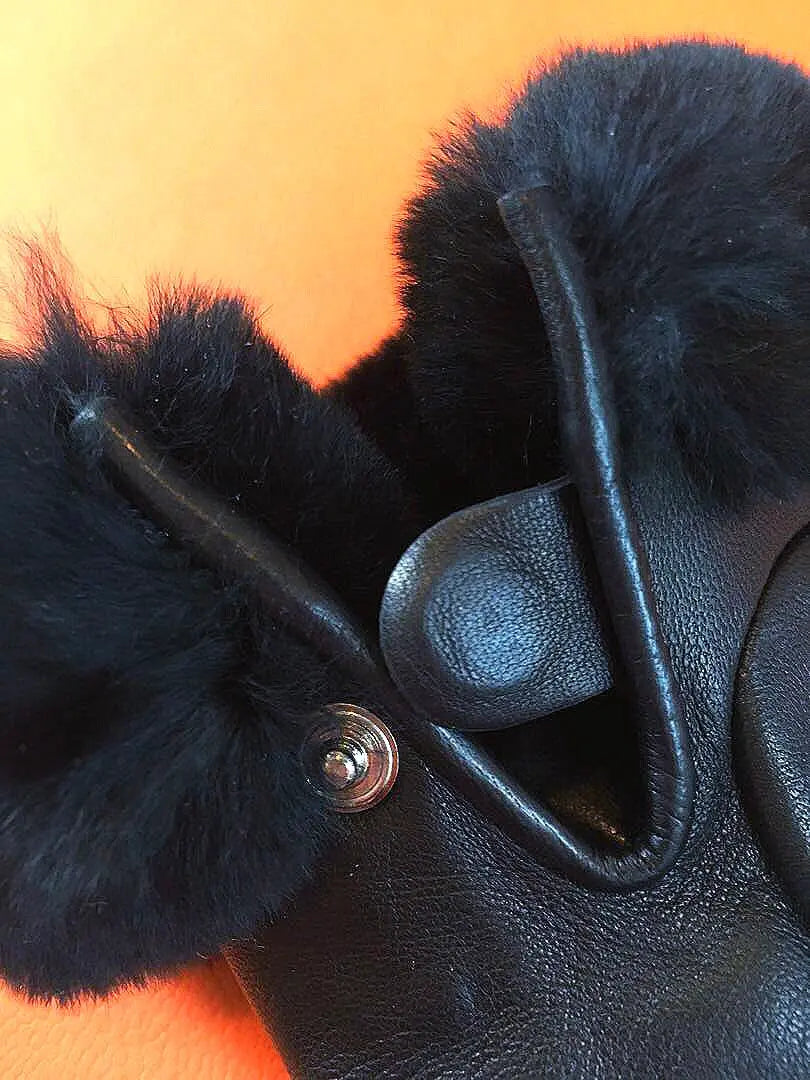 Request price reduced! Hermes Regular Price: 300,000 Soya Cadena Mink Fur New Gloves ①