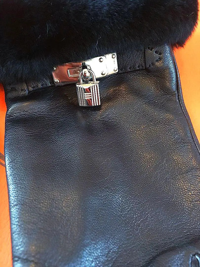 Request price reduced! Hermes Regular Price: 300,000 Soya Cadena Mink Fur New Gloves ①