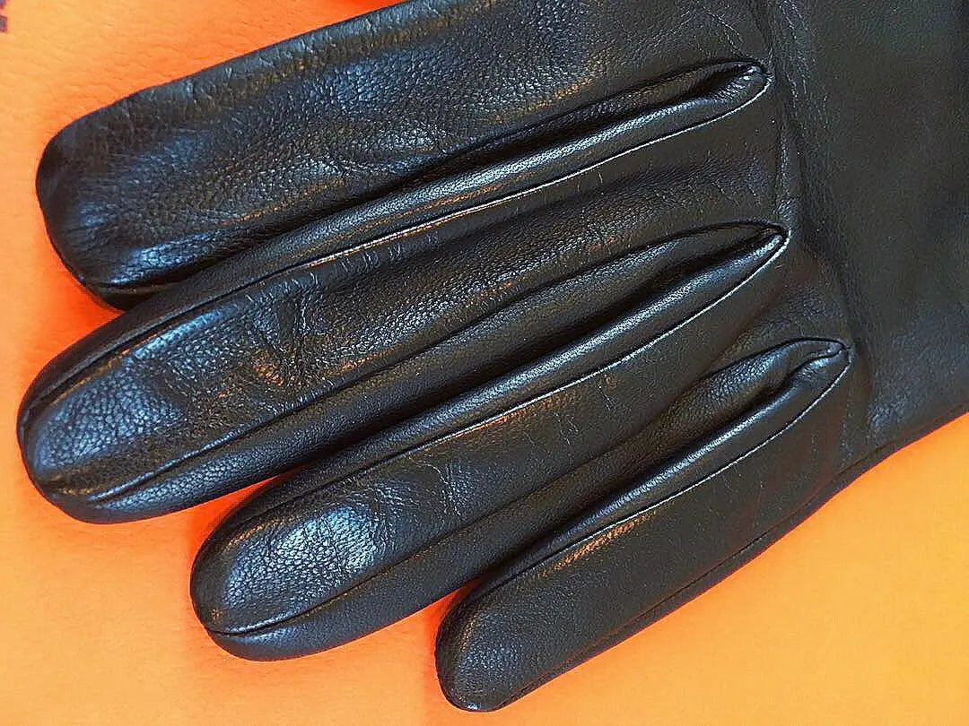 Request price reduced! Hermes Regular Price: 300,000 Soya Cadena Mink Fur New Gloves ①