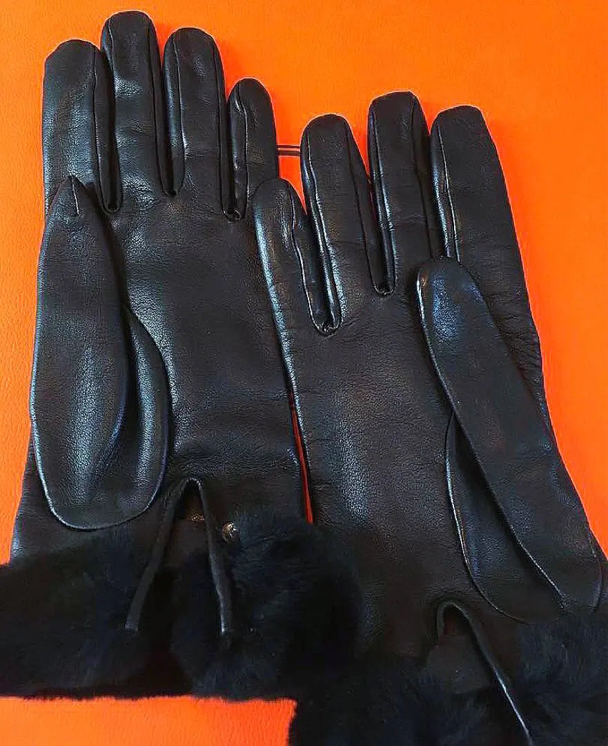 Request price reduced! Hermes Regular Price: 300,000 Soya Cadena Mink Fur New Gloves ①