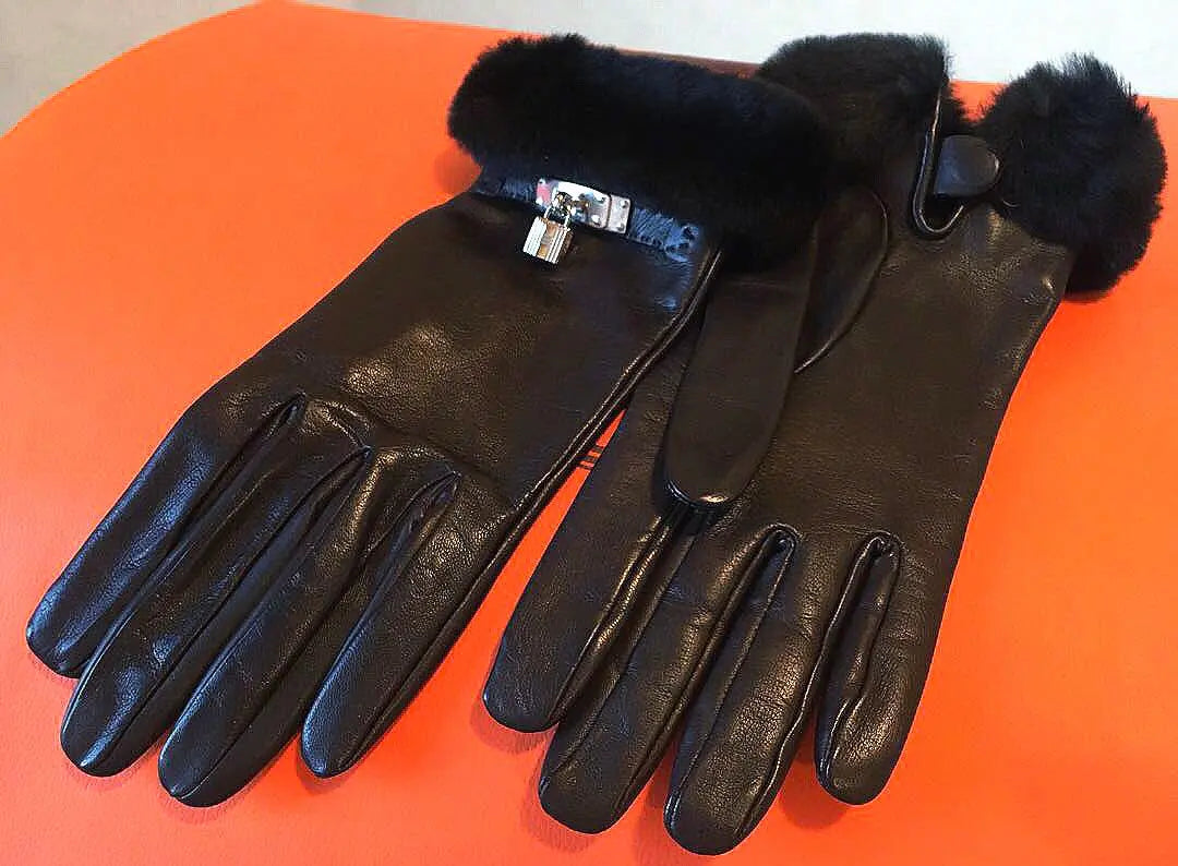 Request price reduced! Hermes Regular Price: 300,000 Soya Cadena Mink Fur New Gloves ①