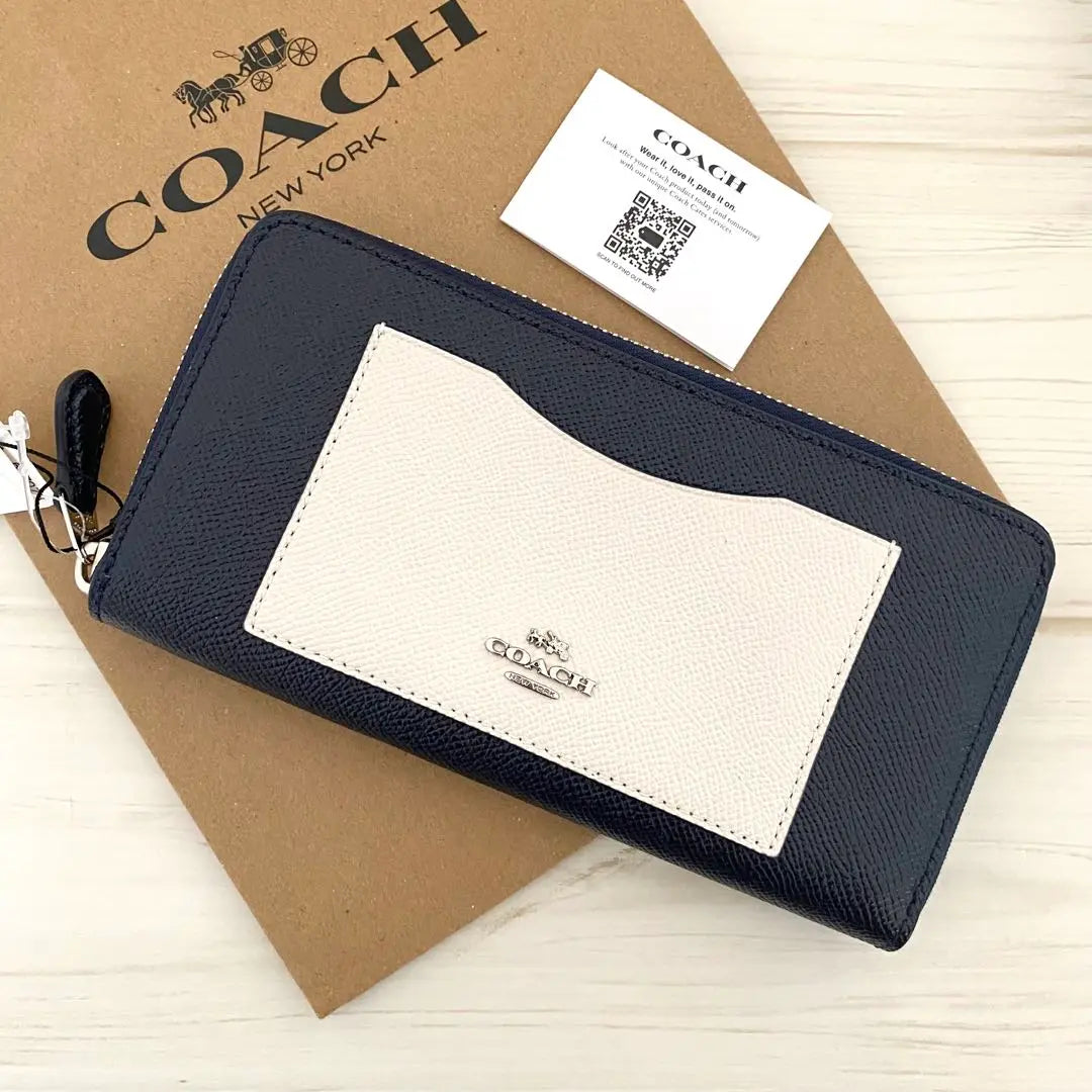 ★ New COACH Coach Long Wallet Navy White Two-tone