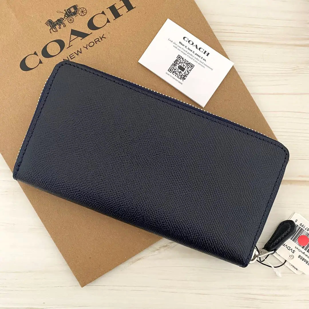 ★ New COACH Coach Long Wallet Navy White Two-tone