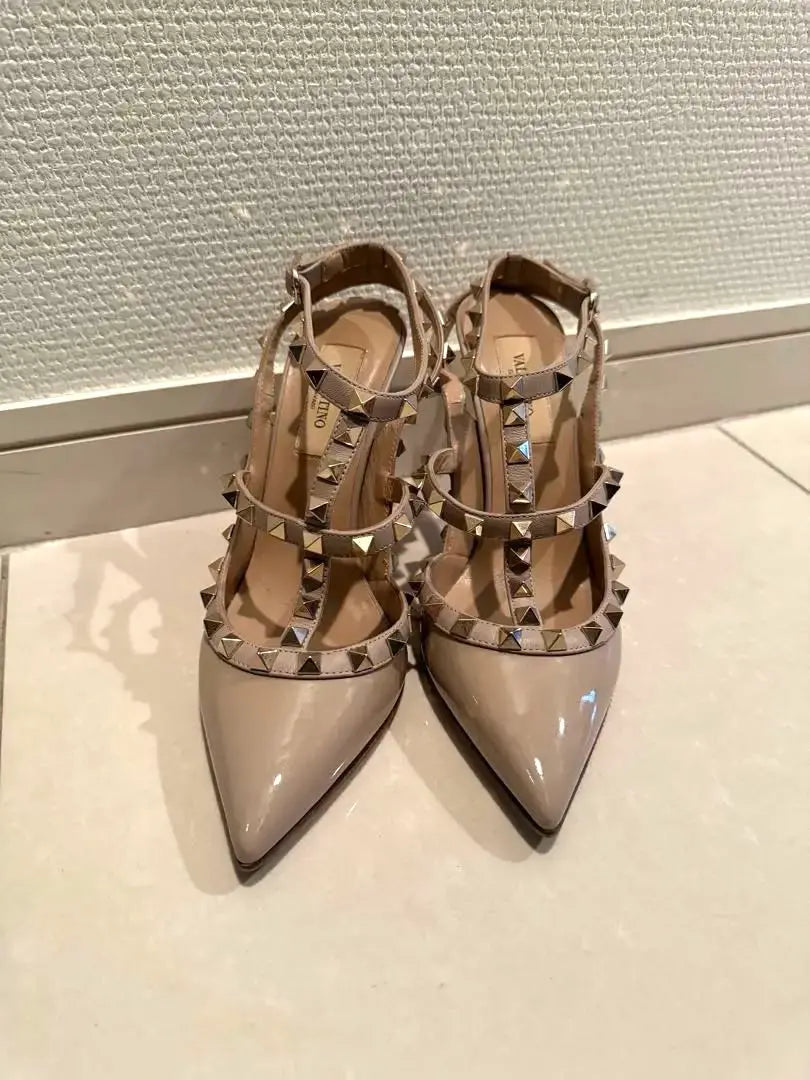 [Popular] Zapatos de tacón tipo mule con tiras y tachuelas Rock de VALENTINO