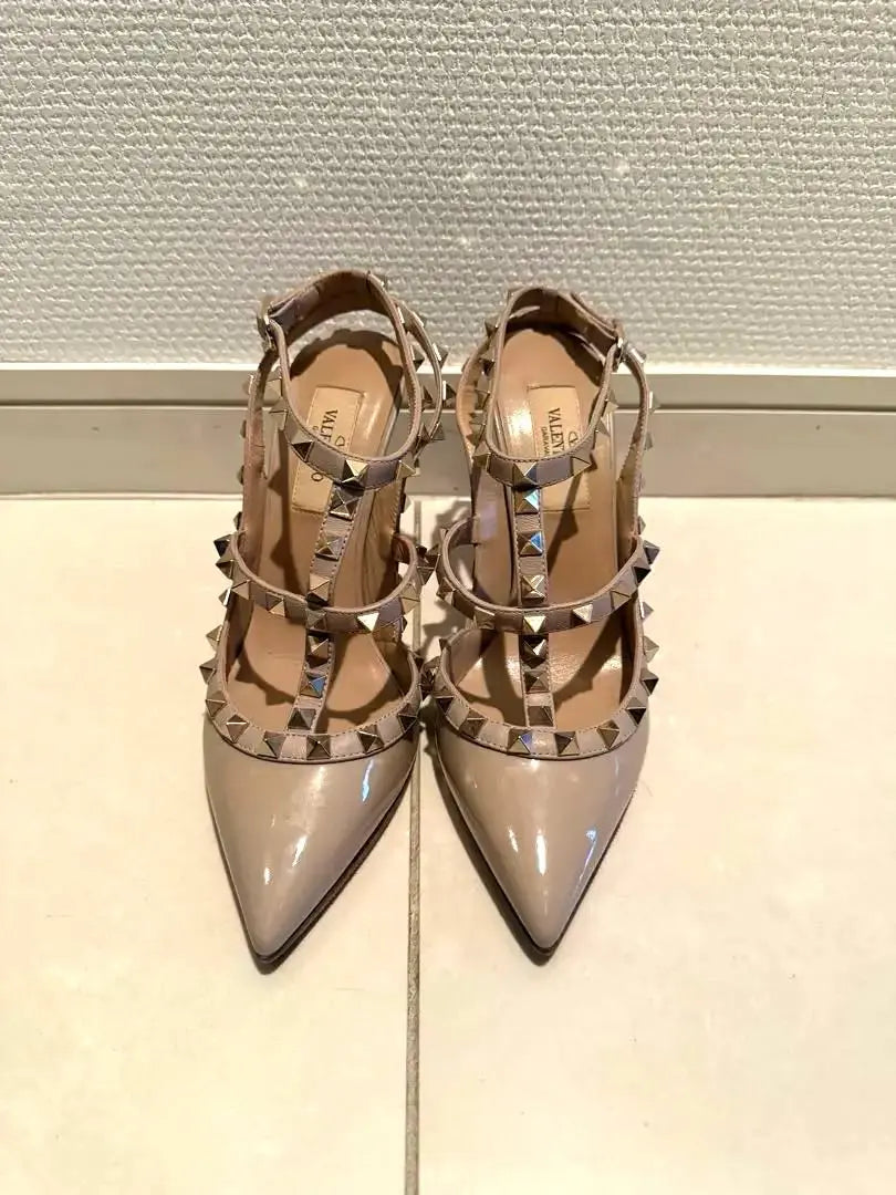 [Popular] Zapatos de tacón tipo mule con tiras y tachuelas Rock de VALENTINO