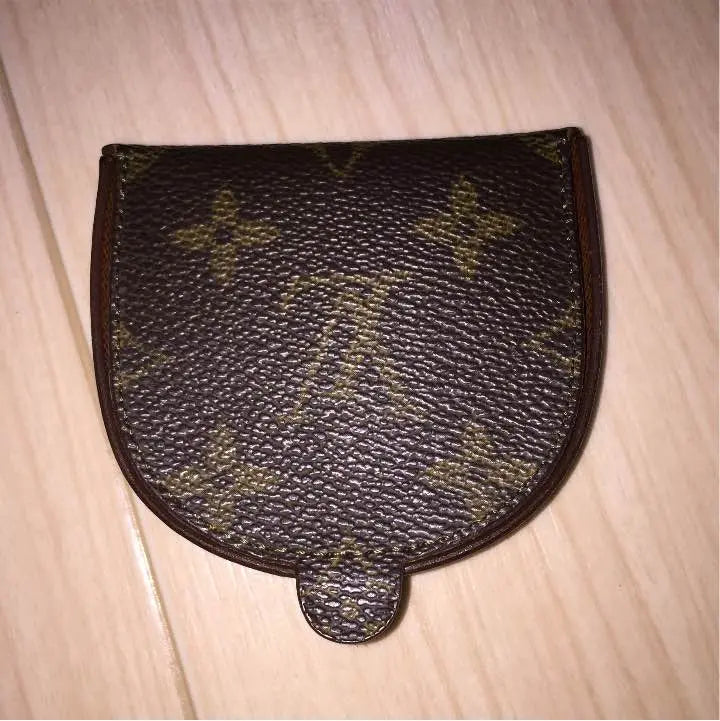 ★ Vuitton coin purse ★