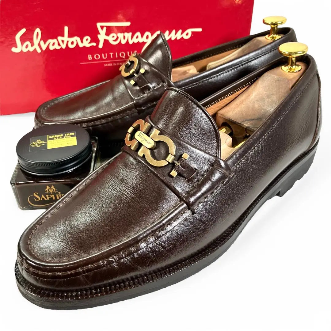 Beautiful condition Salvatore Ferragamo 6 1/2 24.5 Gancini Brown