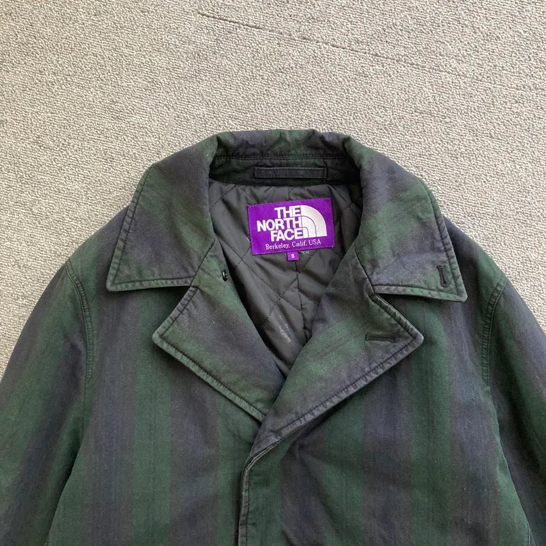 [Usado en buen estado] Gabardina de North Face con etiqueta morada, talla S