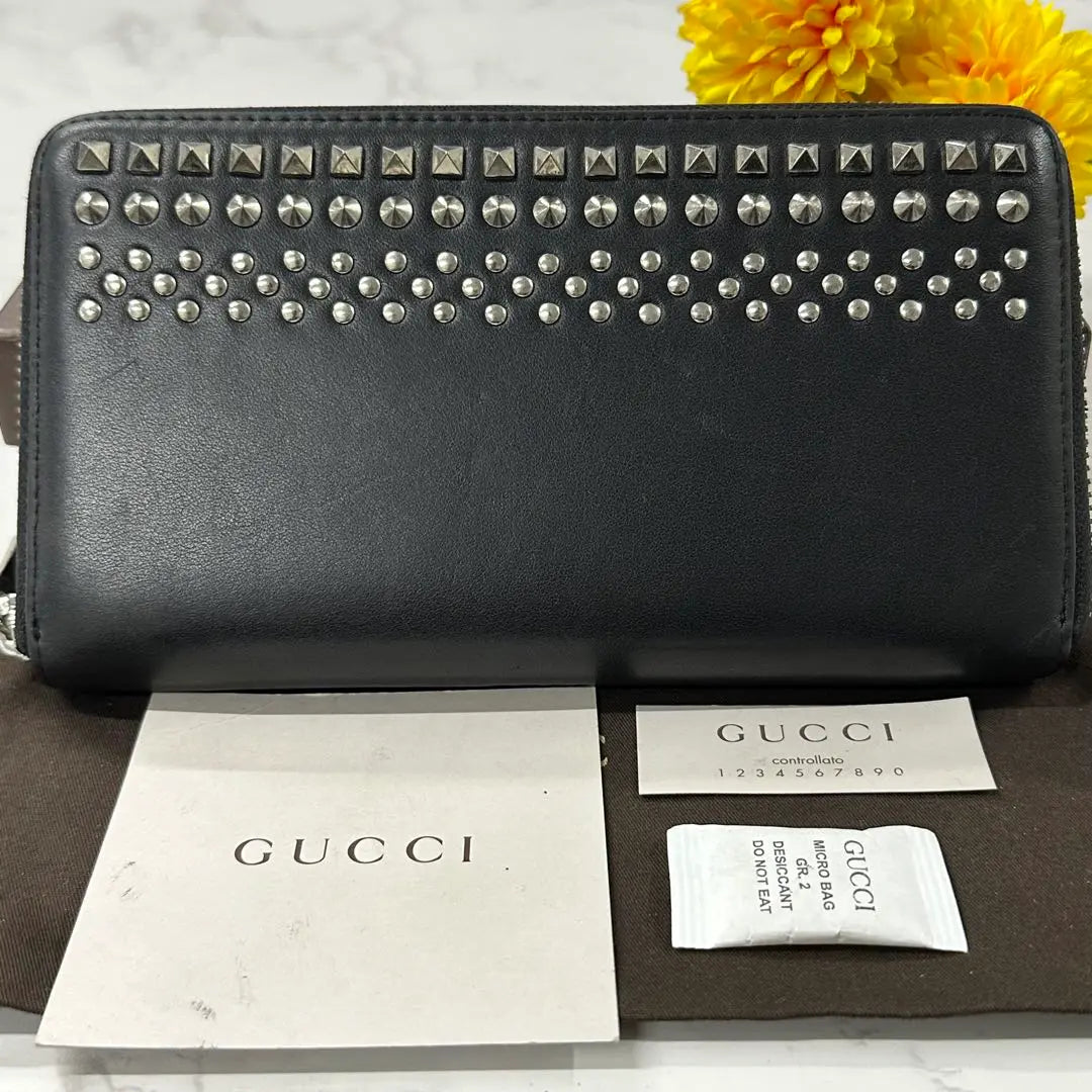 Like new!! ️ Gucci Wallet Long Wallet Studs Round Zipper