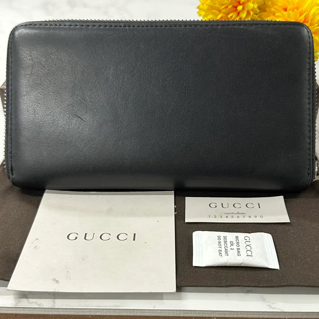 Like new!! ️ Gucci Wallet Long Wallet Studs Round Zipper