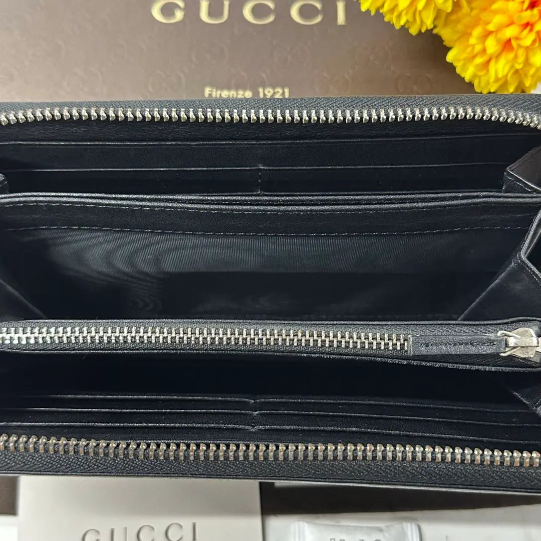 Like new!! ️ Gucci Wallet Long Wallet Studs Round Zipper