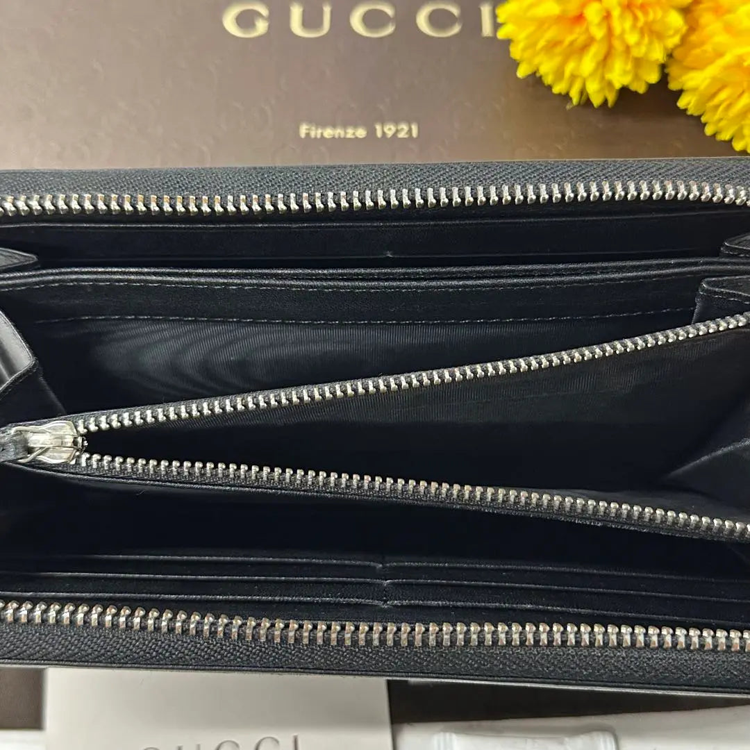 Like new!! ️ Gucci Wallet Long Wallet Studs Round Zipper