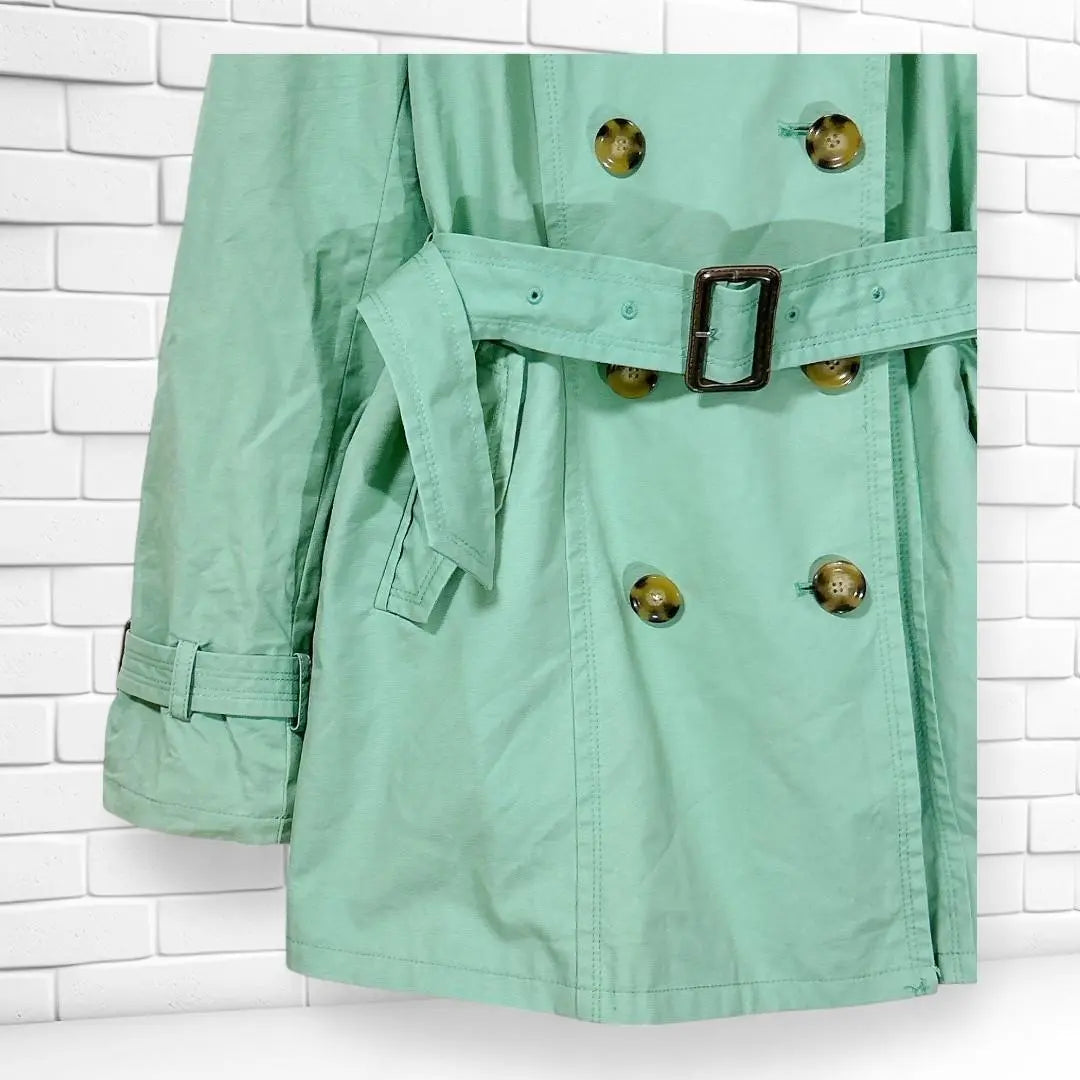 Aquí tenéis el outfit de primavera gabardina verde menta talla M mujer