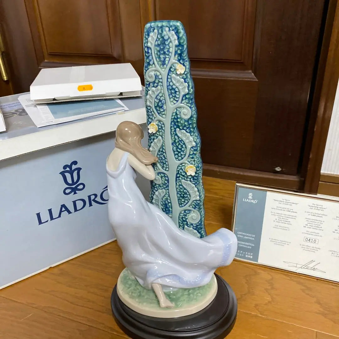 Price reduced! Lladro: Poem of Light 8140 Limited Edition Certificate included. With a pedestal | お値下げ！リヤドロ　光の詩 8140 リミテッドエディション証明書つき。台座付き