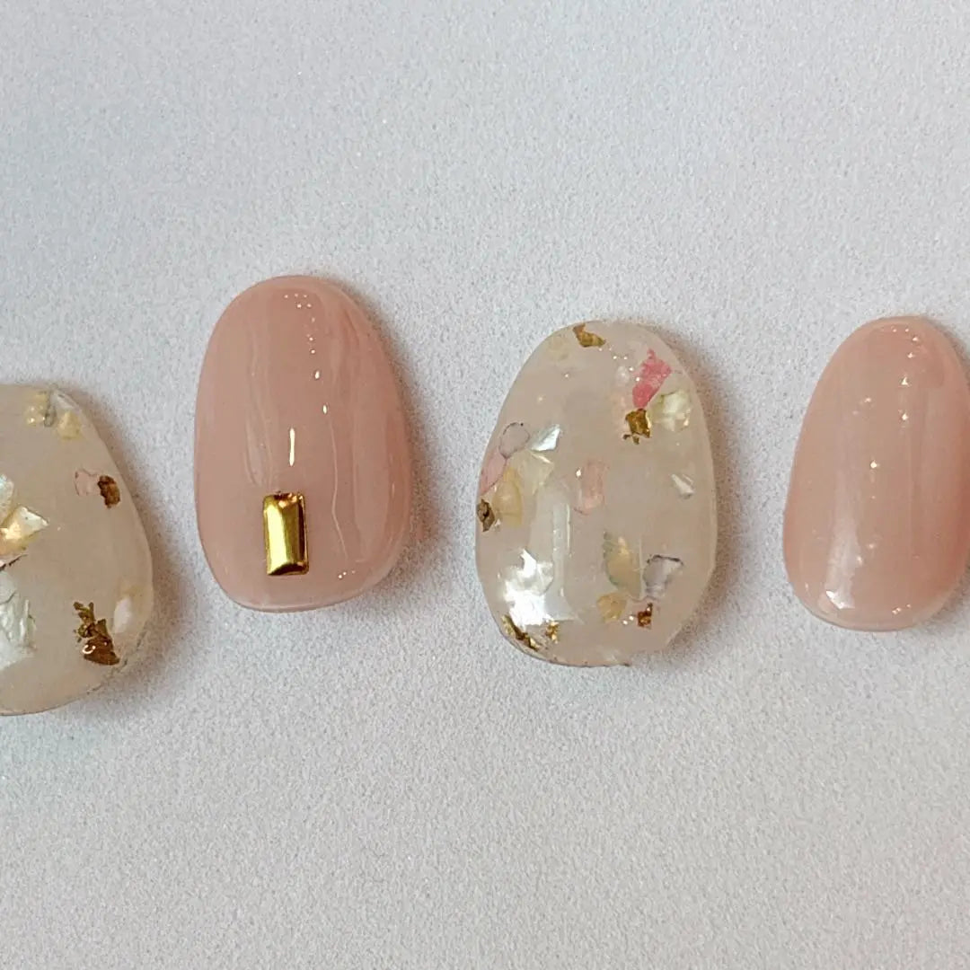 [Clothing image available] Beige, clear, flower design, nail tip, sparkling, pink