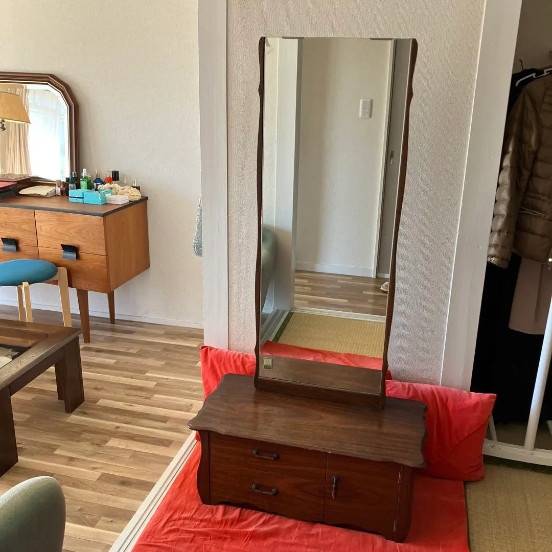 Delivery to Aoba Ward, Yokohama City, Mirror Table