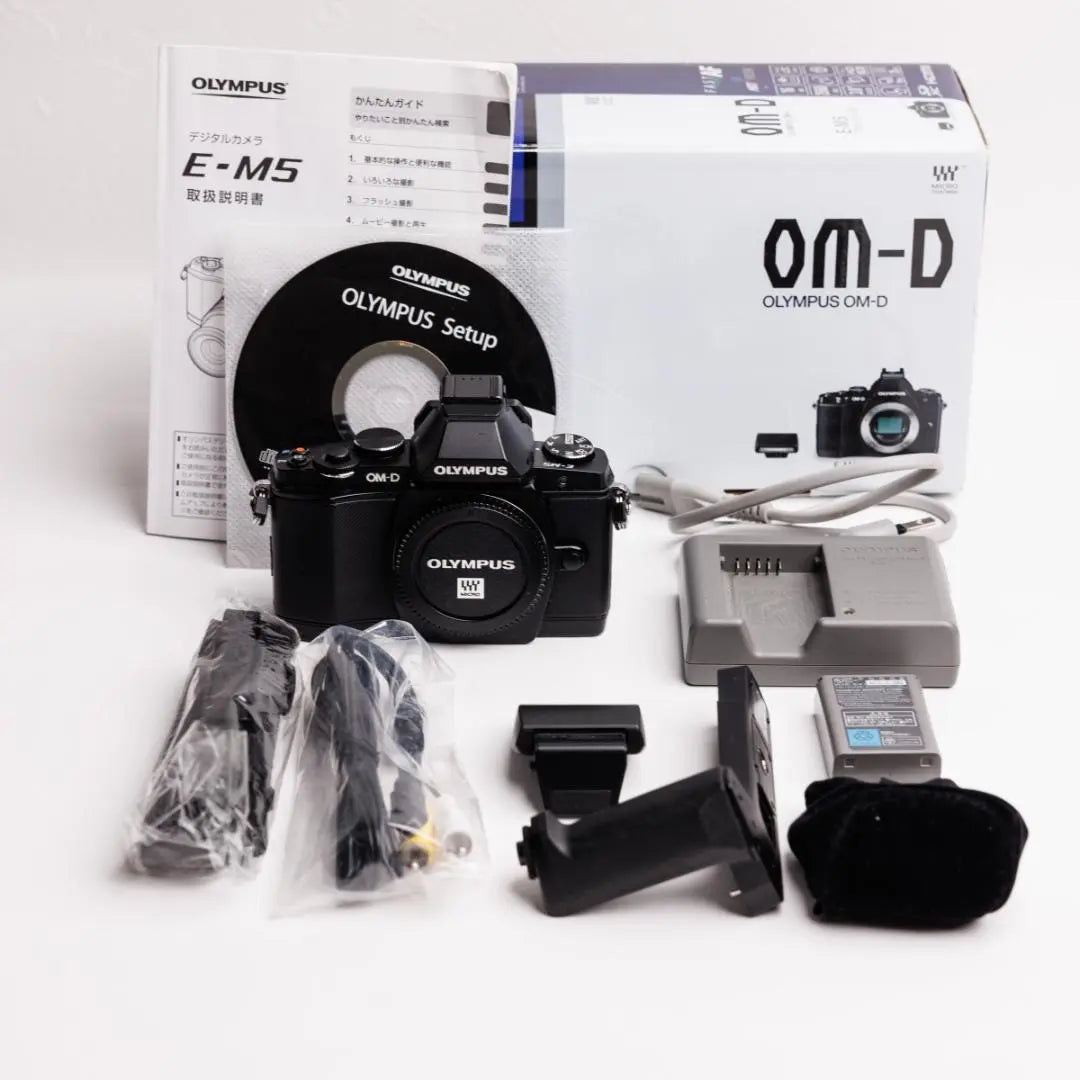 OLYMPUS OM-D E-M5 with original box Camera grip HLD-6G