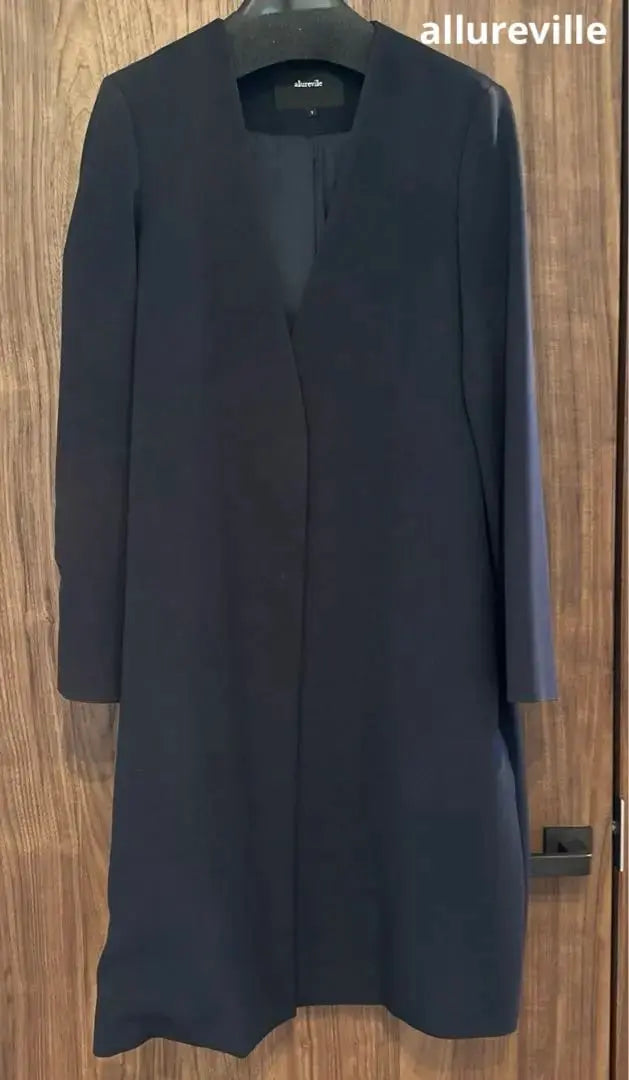 Thin navy blue coat