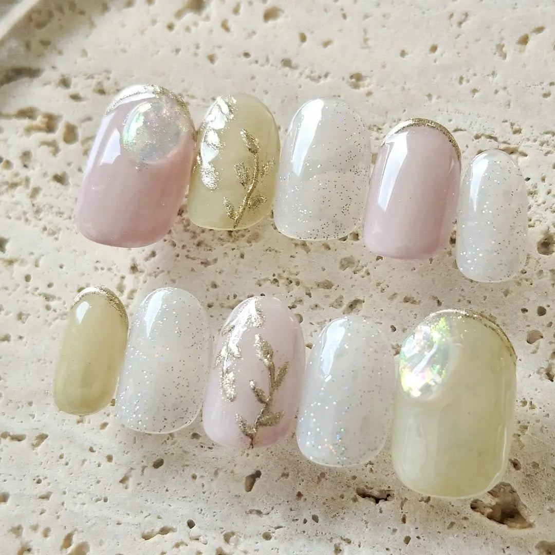 [Completed product] Nail tip, mirror leaf, dull green, pink, moist nails