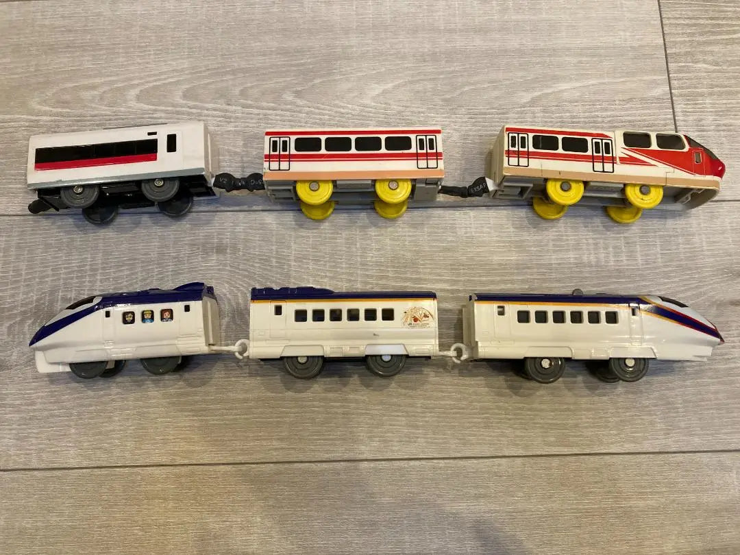 Plarail, bulk sale (4 motor cars, 1 sound car, many rails)