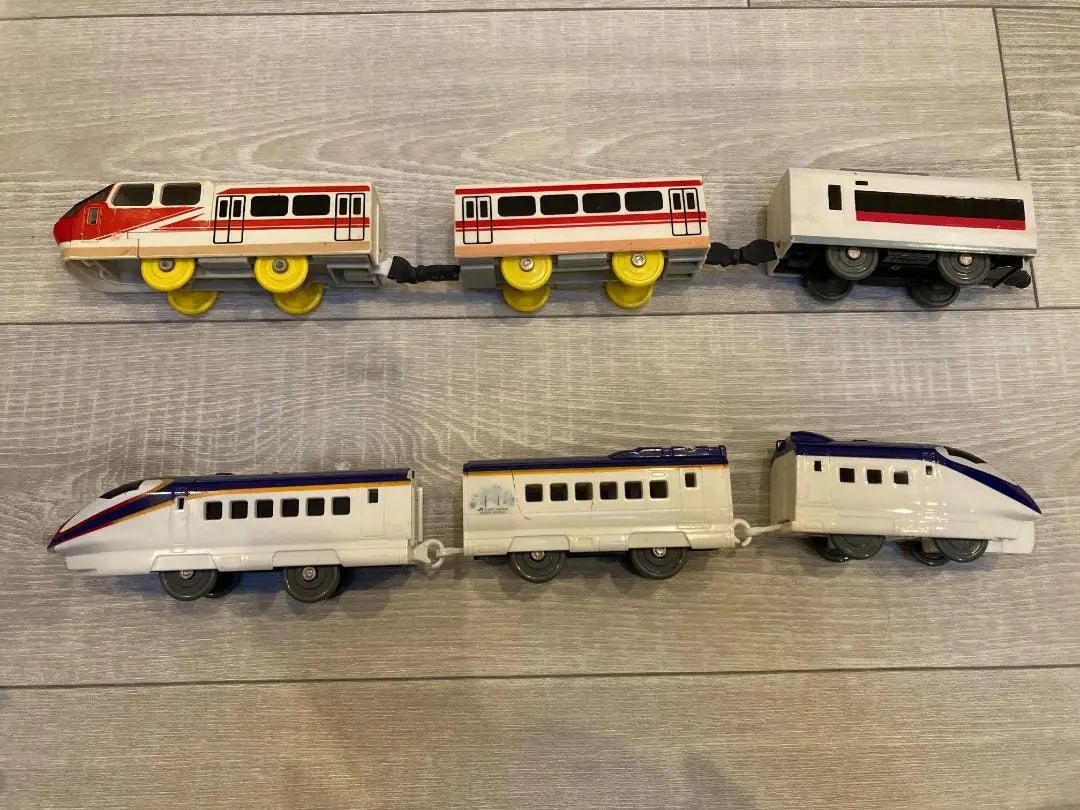 Plarail, bulk sale (4 motor cars, 1 sound car, many rails)