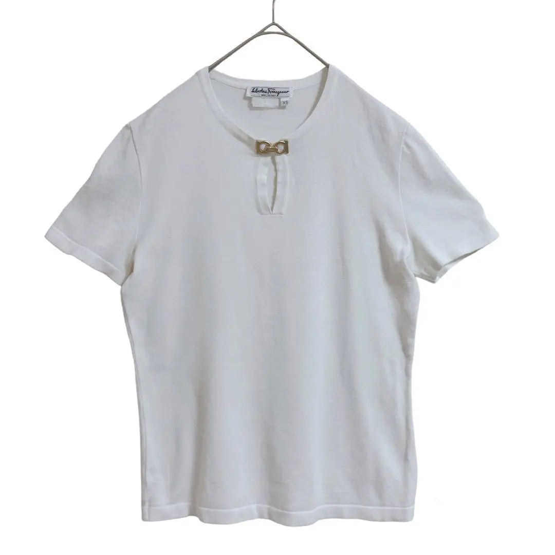 [Salvatore Ferragamo] Short-sleeved knit Gancini Metal fittings White Crew neck