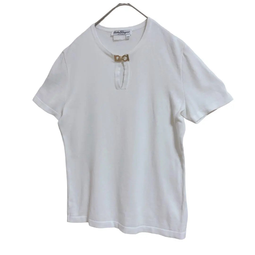 [Salvatore Ferragamo] Short-sleeved knit Gancini Metal fittings White Crew neck