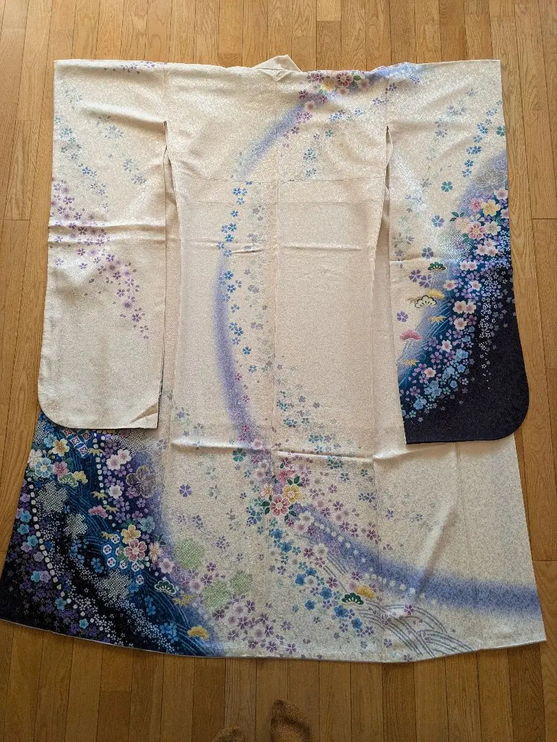 Conjunto completo de kimono de manga larga de seda pura Kyo Yuzen Tsujigahana fondo blanco azul marino con bolsa de sandalias