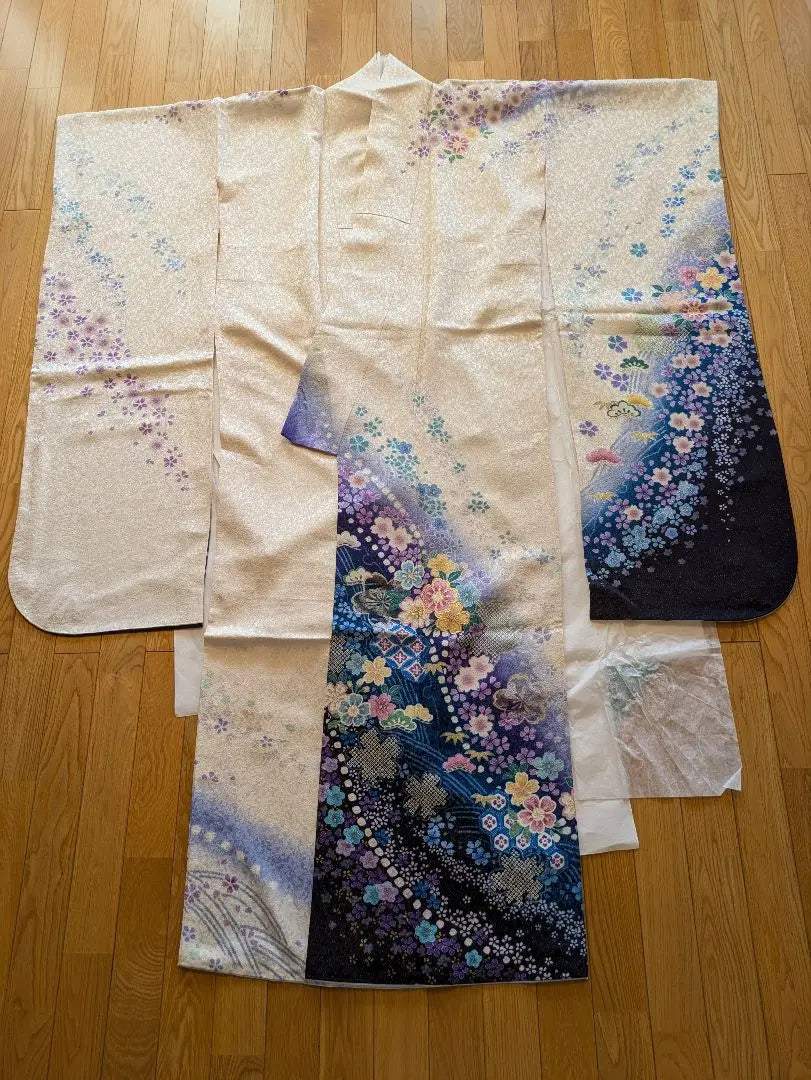 Conjunto completo de kimono de manga larga de seda pura Kyo Yuzen Tsujigahana fondo blanco azul marino con bolsa de sandalias