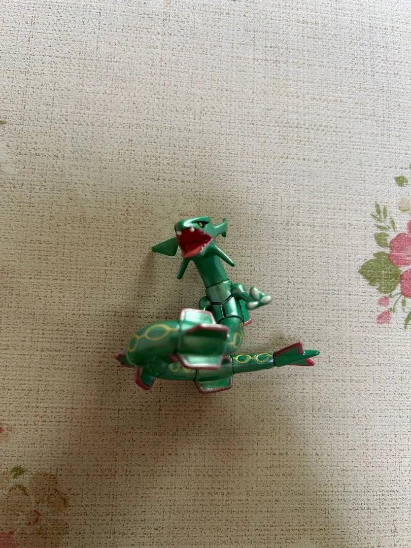 Rayquaza Moncolle Metallic