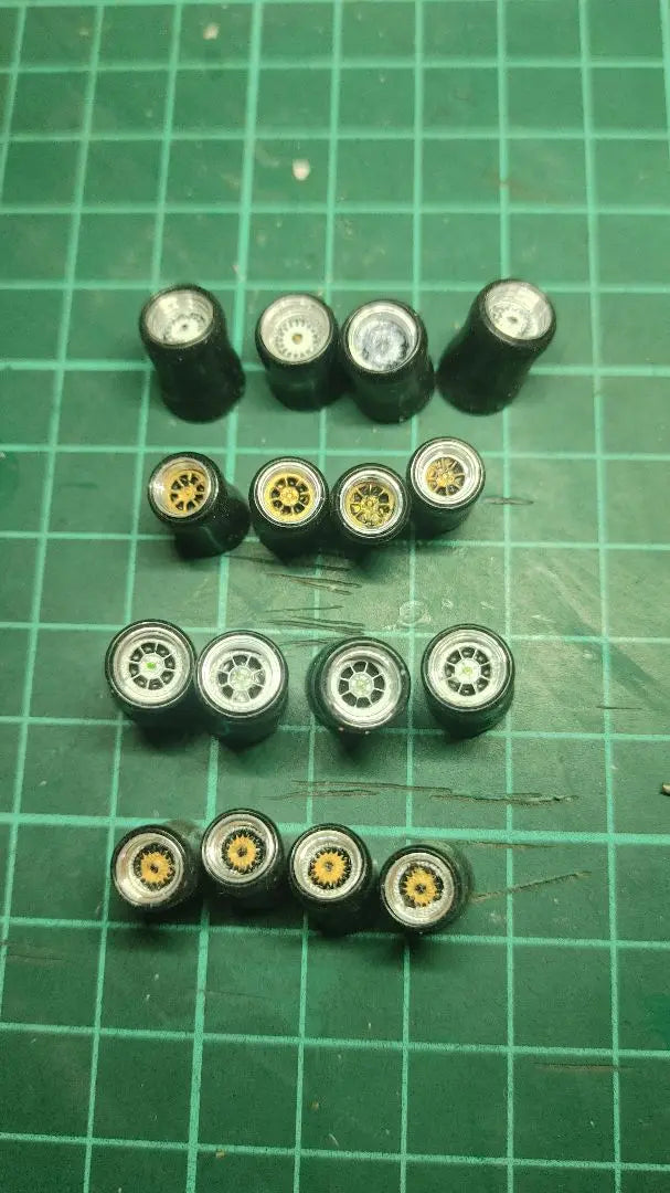 ③ 1/64 Minicar Wheels and Tires Set of 4 New and Storage Unused | ③ 1/64 ミニカー ホイール タイヤ 4台分 新品保管品未使用