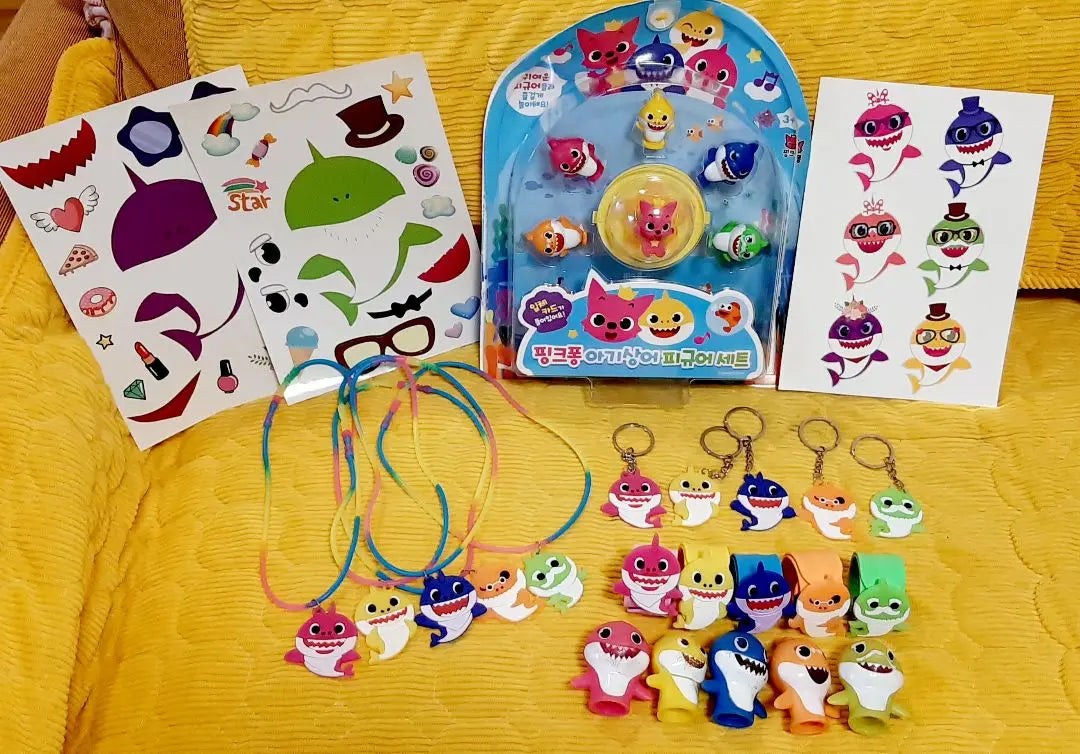 Baby Shark ●Baby Shark ●Set ●Finger Doll ●Keychain ●Necklace