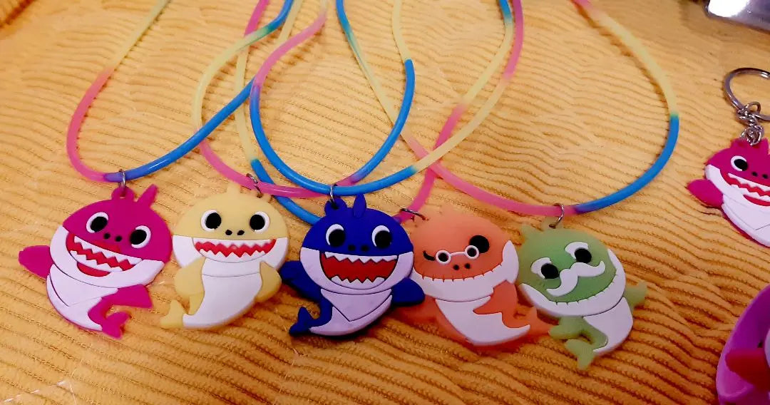 Baby Shark ●Baby Shark ●Set ●Finger Doll ●Keychain ●Necklace