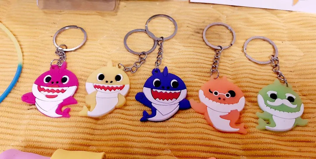 Baby Shark ●Baby Shark ●Set ●Finger Doll ●Keychain ●Necklace