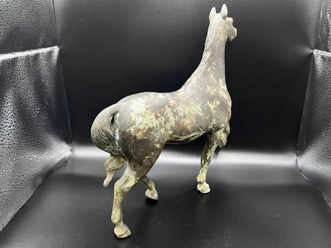 Escultura de caballo de bronce de aproximadamente 25 cm.