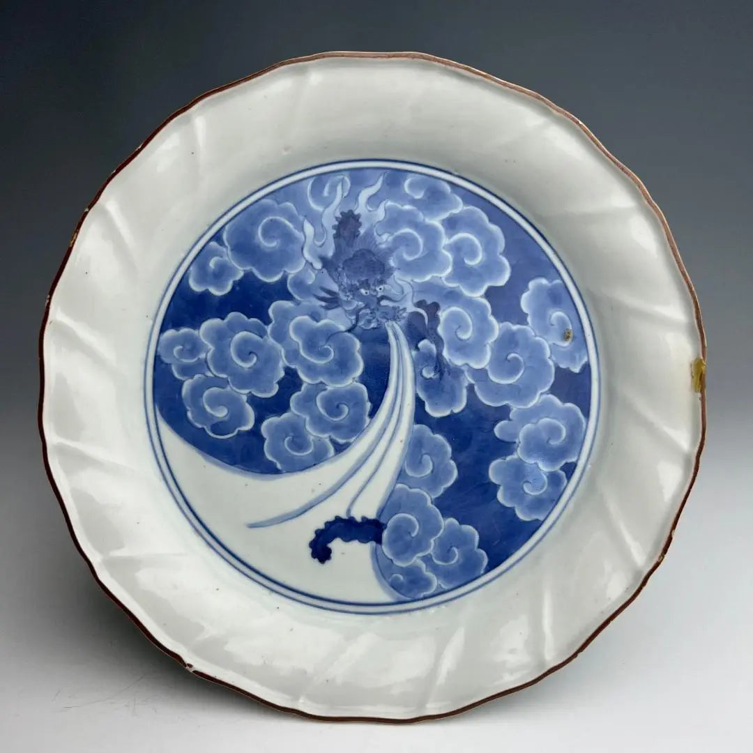 Ai Kutani, ancient Imari, dyed and woven, unryu pattern, flower plate, 1650-1660s