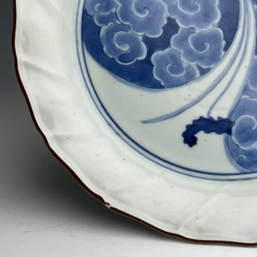 Ai Kutani, ancient Imari, dyed and woven, unryu pattern, flower plate, 1650-1660s