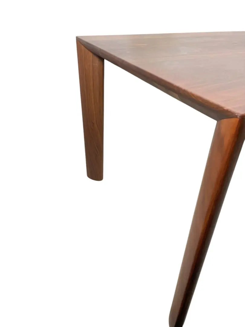 Mesa de comedor de madera natural de nogal Karimoku HR490