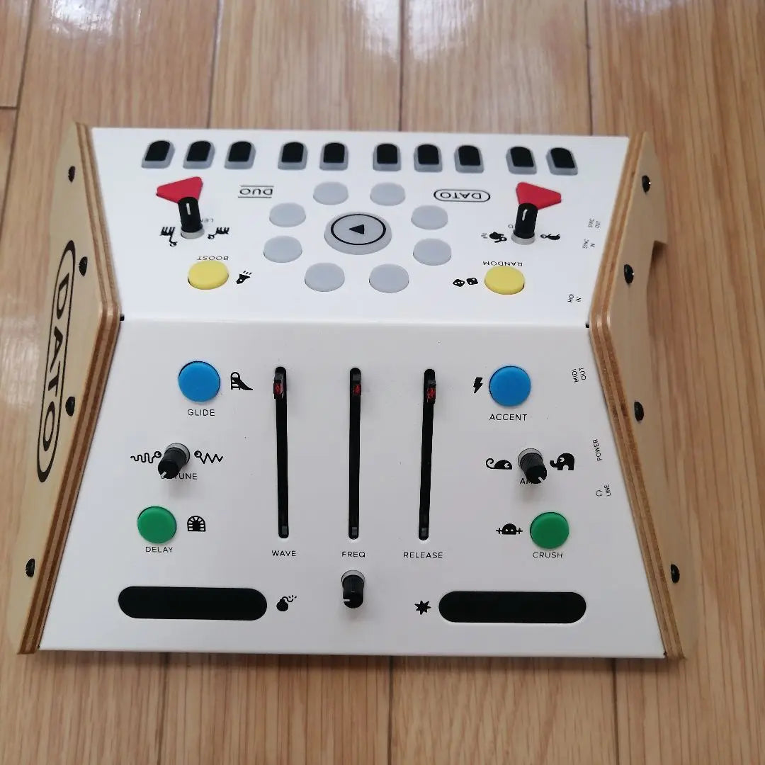 DATo DUO Synthesizer White