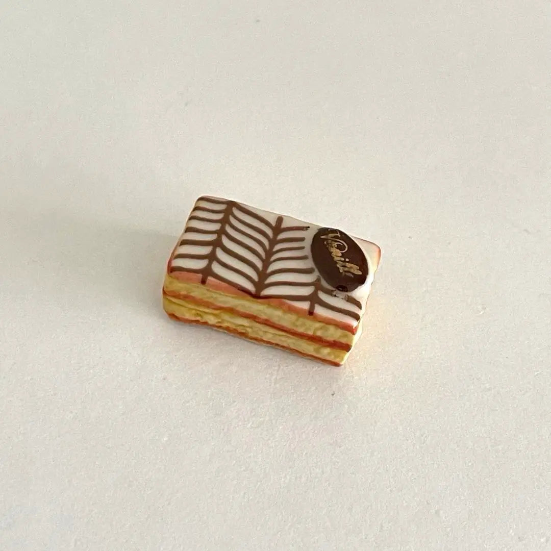 Vanilla Cake Fave Fave France Miniature Ceramic Dollhouse