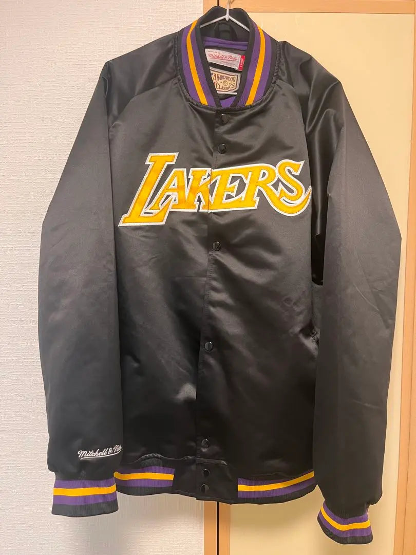 [Nuevo] Chaqueta de satén NBA Lakers Stadium Street Unisex