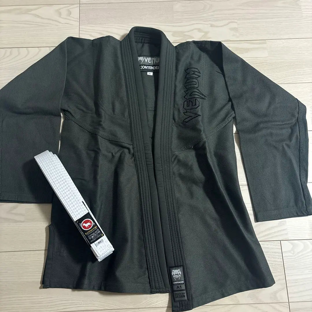 Gi de Jiu-Jitsu VENUM Khaki (Talla A1) *Cinturón blanco incluido