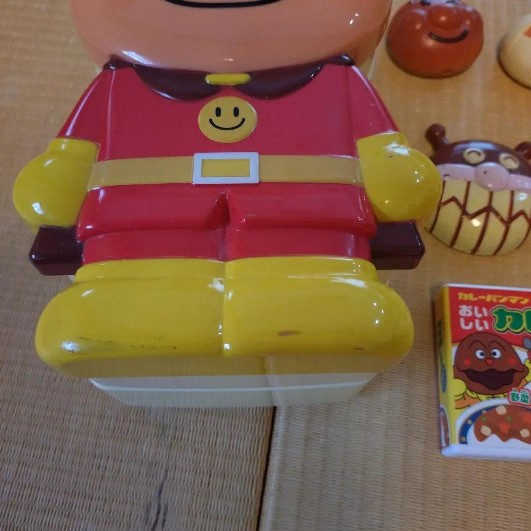 Fiambrera Anpanman con pan, bolas de arroz y juego de tenedores