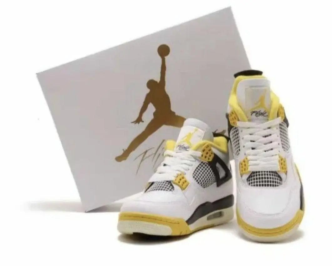 Nike Nike Air Jordan 4 para mujer, color blanco y leche de coco