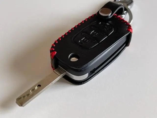 Estuche para llave inteligente Renault con 3 botones, color negro, hilo de coser rojo 1