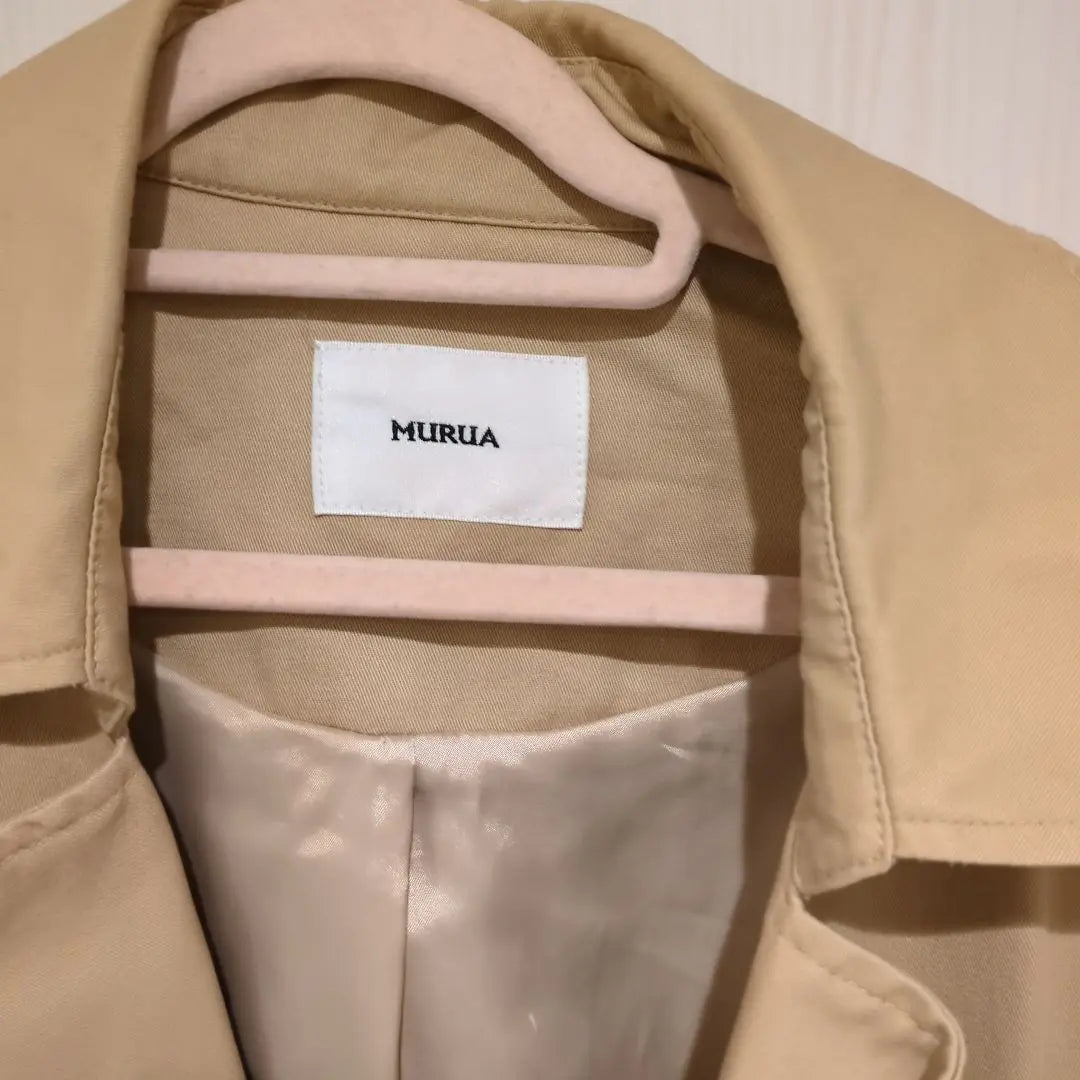 Gabardina beige con encaje MURUA