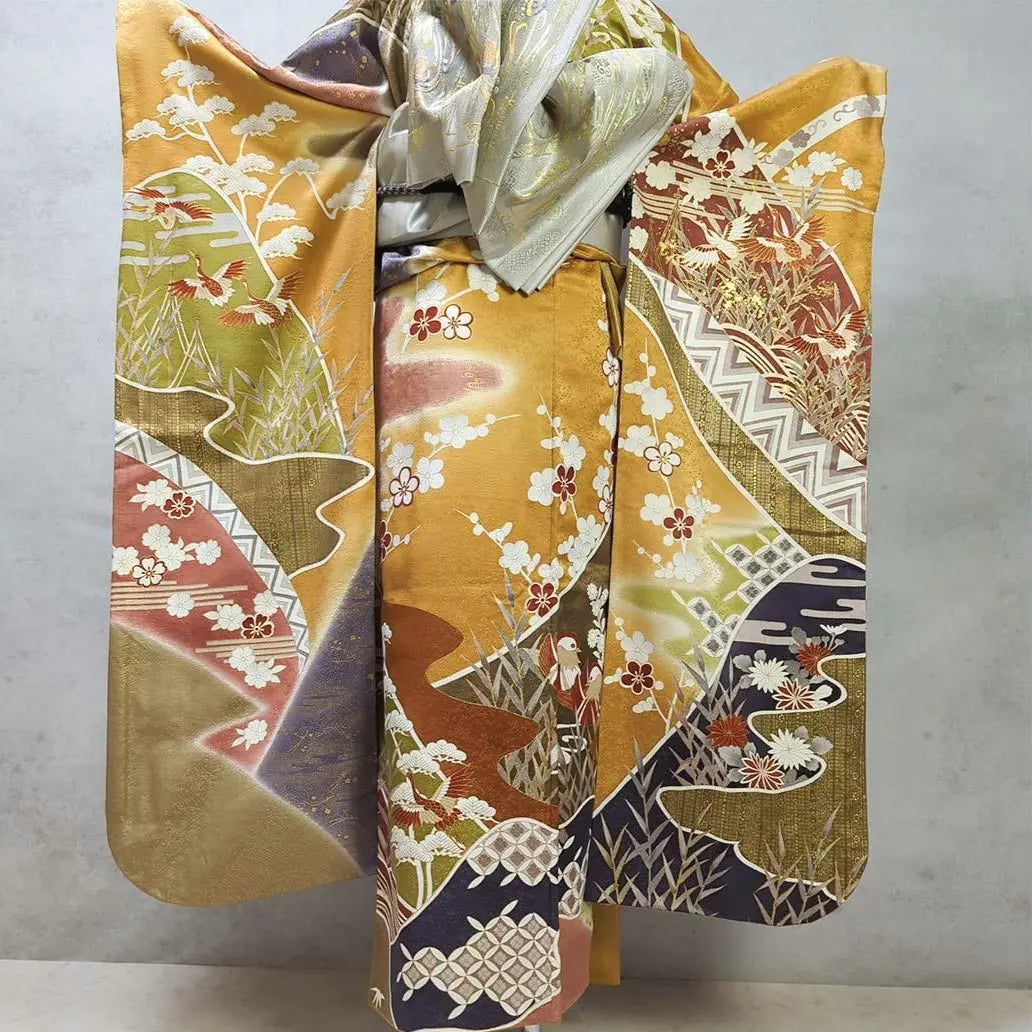 [At a glance!] High-class classic furisode set] Yellow type L