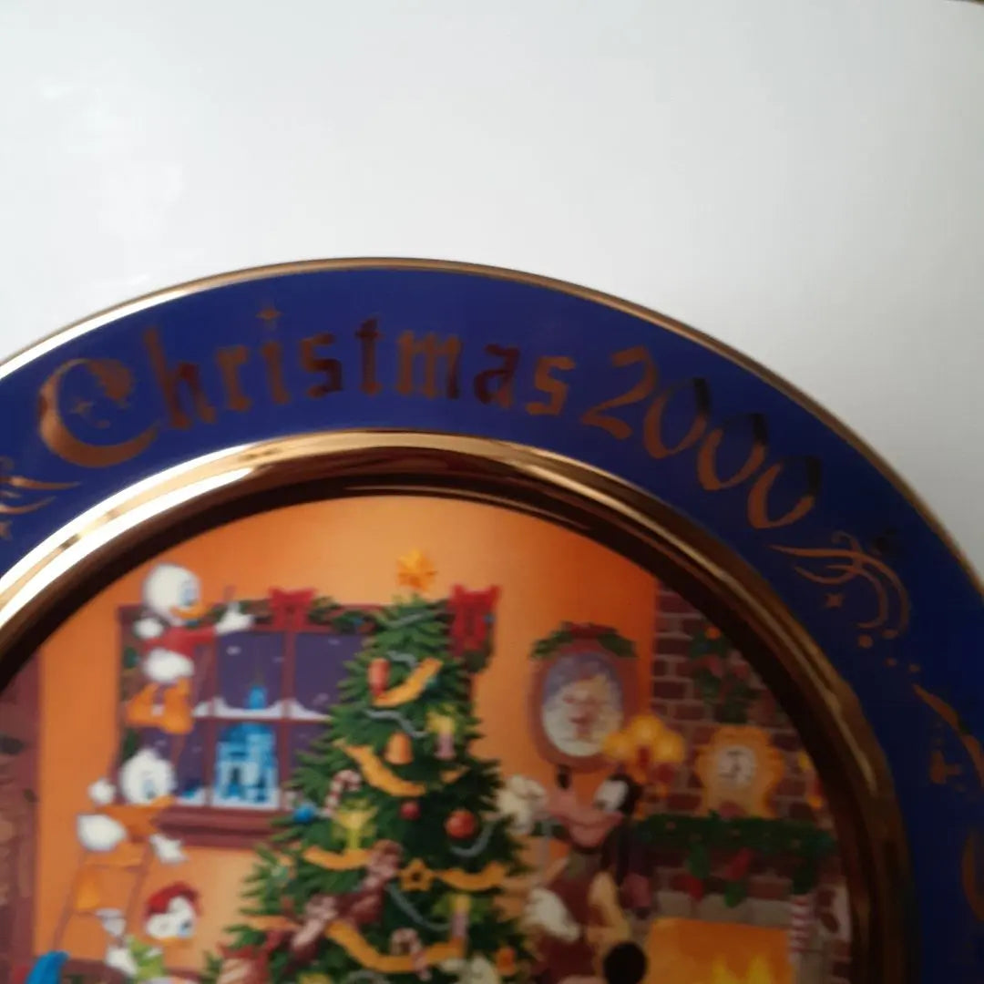 Tokyo Disneyland Christmas Plate 2000